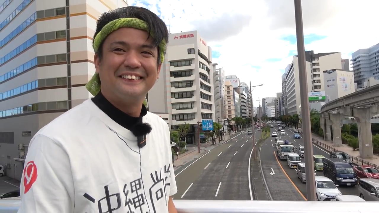 試合開始直前、車が少ない国道58号線の様子