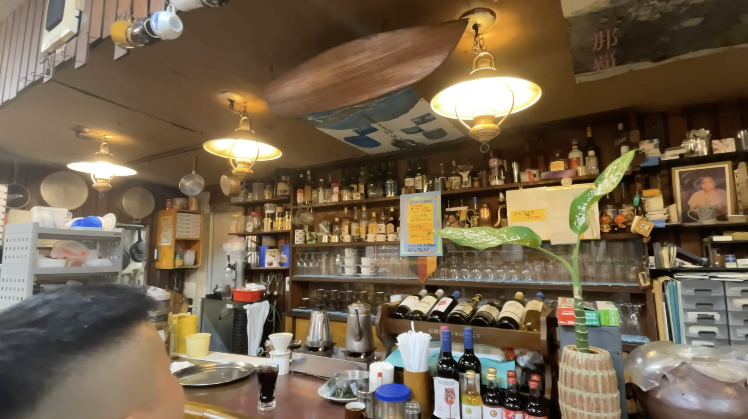 レトロで温かみのある店内の様子