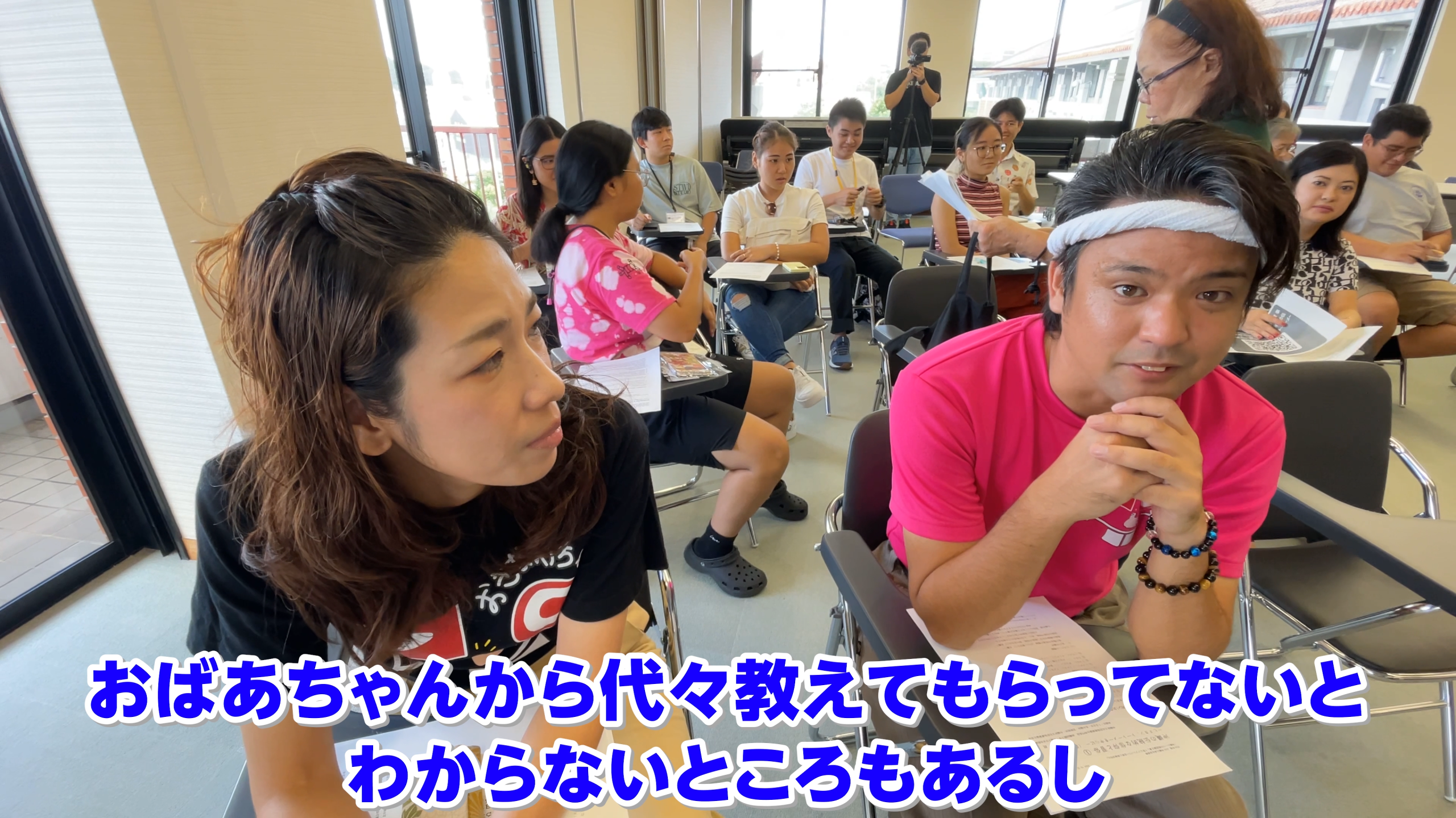 JICA中南米日系人研修生向け講義を受講するひーとーさんとじゅん選手
