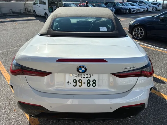 トランク（閉）