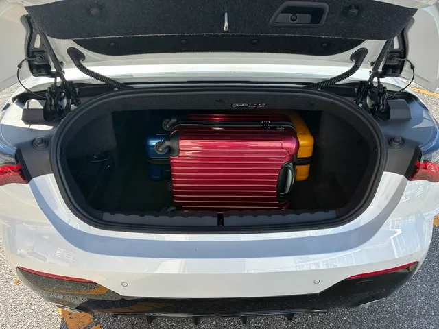 トランク（開）