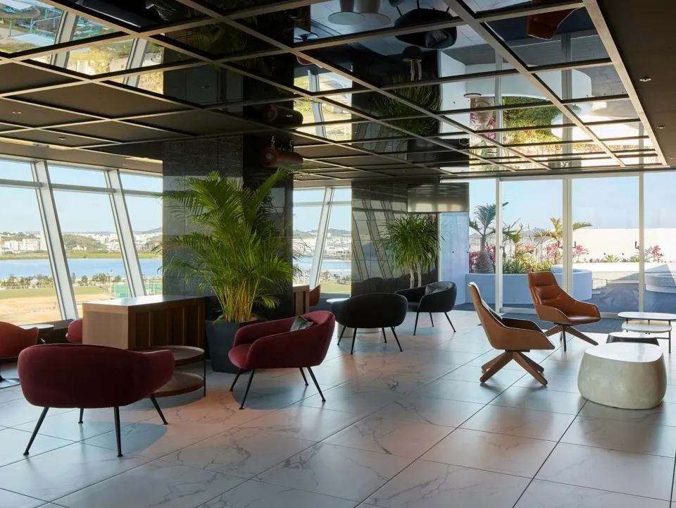 STORYLINE 瀬長島_sky room at day time