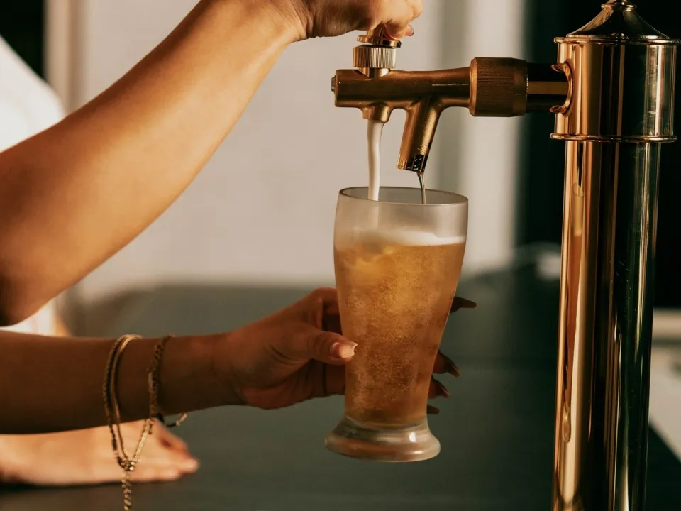 STORYLINE 瀬長島_free drinks at sky room